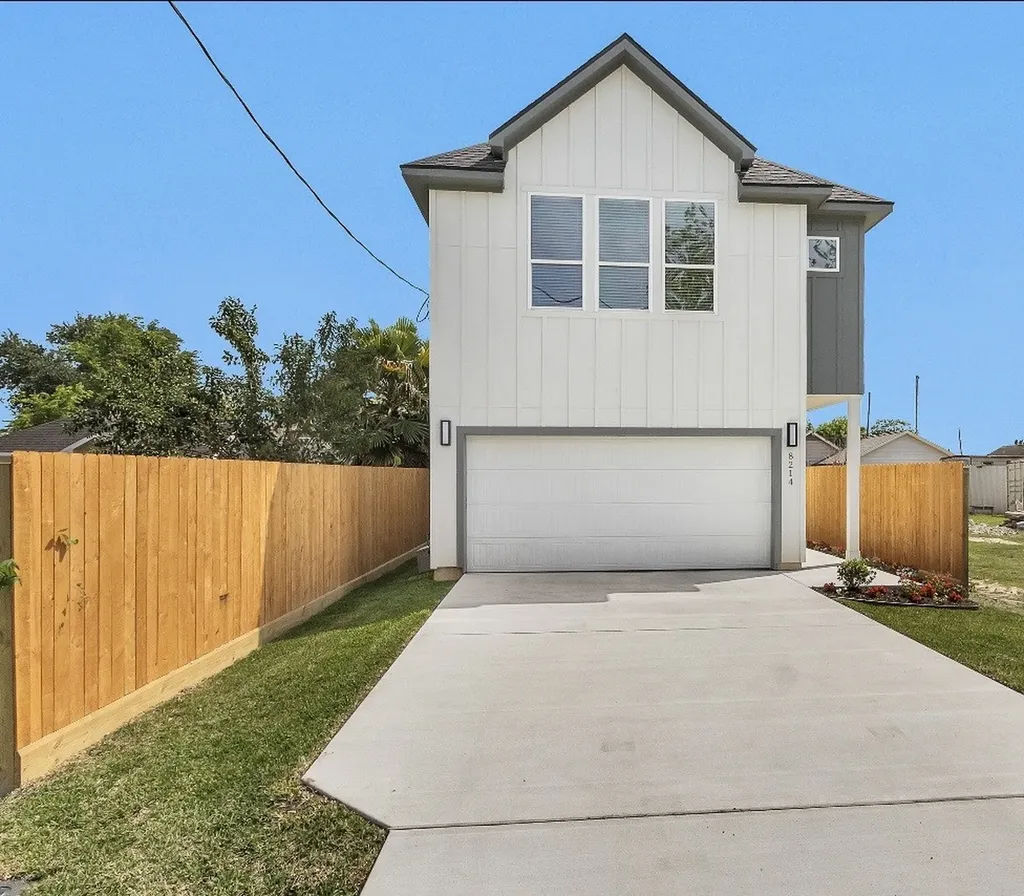 8214 Cowart Street Houston TX 77029