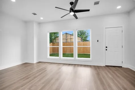 8214 Cowart Street Houston TX 77029