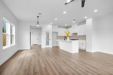 8214 Cowart Street Houston TX 77029
