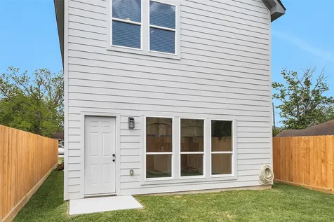 8214 Cowart Street Houston TX 77029