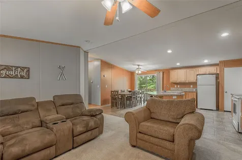 221 Chestnut Bend Huntsville TX 77320