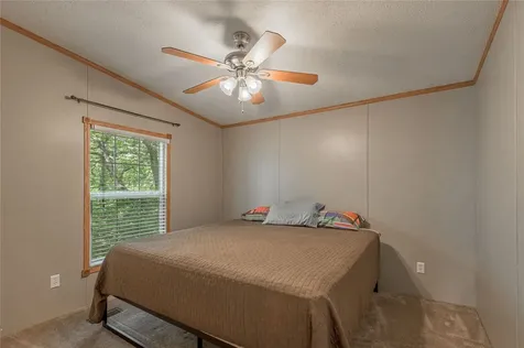 221 Chestnut Bend Huntsville TX 77320