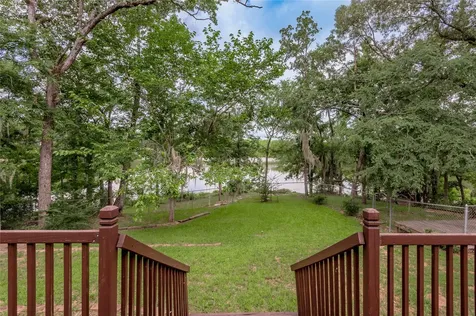 221 Chestnut Bend Huntsville TX 77320