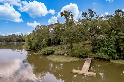 221 Chestnut Bend Huntsville TX 77320