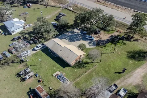 4959 Highway 90 Alleyton TX 78935