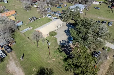 4959 Highway 90 Alleyton TX 78935
