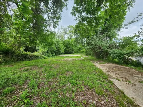 4338 Bond Street Houston TX 77026