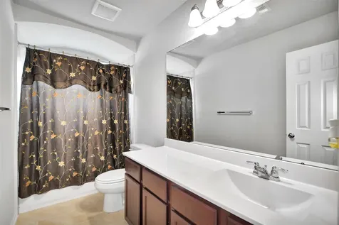 2631 Sunlit Meadow Trail Fresno TX 77545
