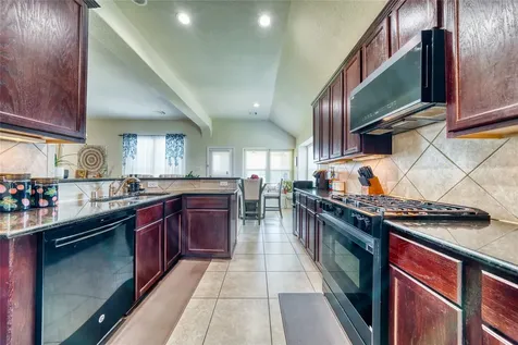 9515 Taylor Lane Mont Belvieu TX 77523
