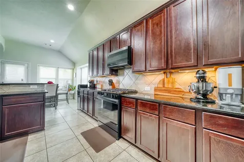 9515 Taylor Lane Mont Belvieu TX 77523