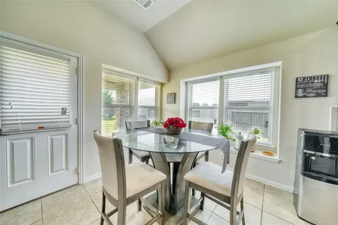 9515 Taylor Lane Mont Belvieu TX 77523