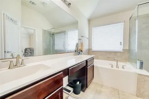 9515 Taylor Lane Mont Belvieu TX 77523