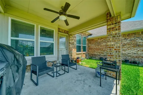 9515 Taylor Lane Mont Belvieu TX 77523