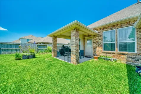 9515 Taylor Lane Mont Belvieu TX 77523