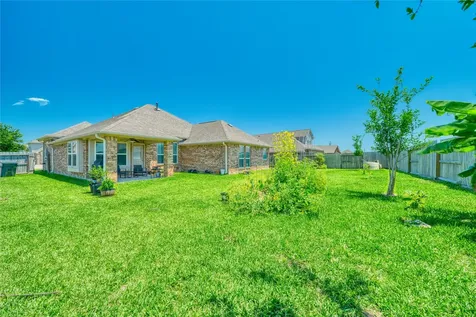 9515 Taylor Lane Mont Belvieu TX 77523