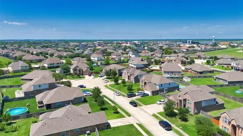 9515 Taylor Lane Mont Belvieu TX 77523