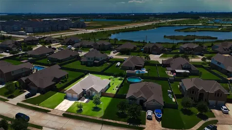 9515 Taylor Lane Mont Belvieu TX 77523