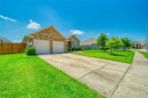 9515 Taylor Lane Mont Belvieu TX 77523