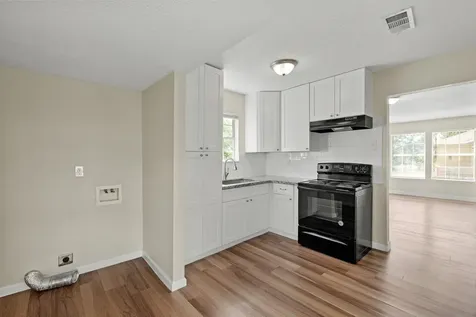 8244 Hartford Street Houston TX 77017