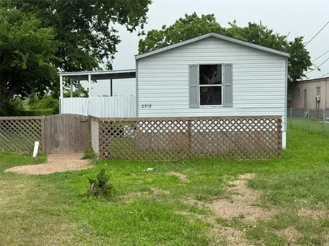 2519 Mcdonald Road Oyster Creek TX 77541