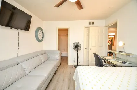 8100 Creekbend Drive 120 Houston TX 77071