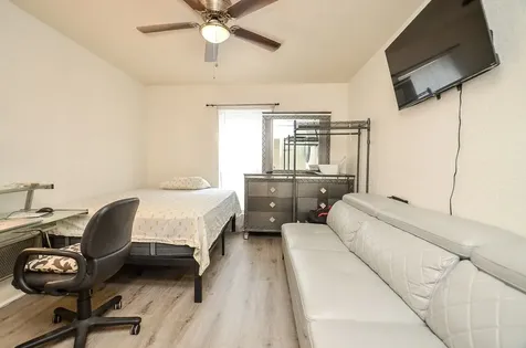 8100 Creekbend Drive 120 Houston TX 77071