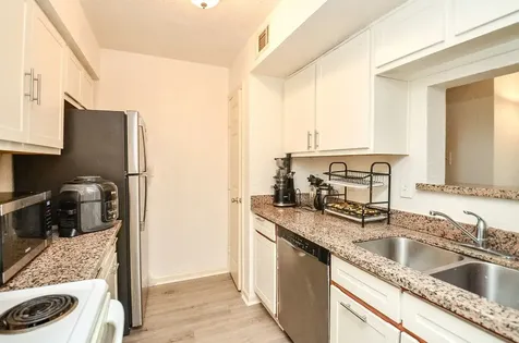 8100 Creekbend Drive 120 Houston TX 77071