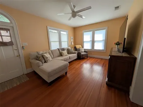 4823 Fannin Drive Galveston TX 77551