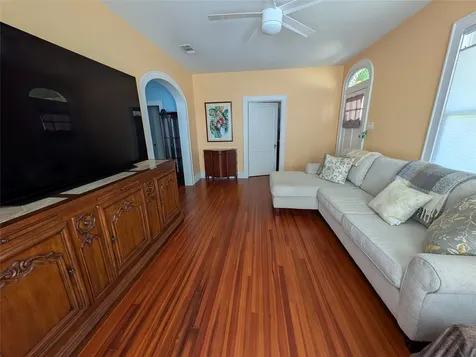 4823 Fannin Drive Galveston TX 77551