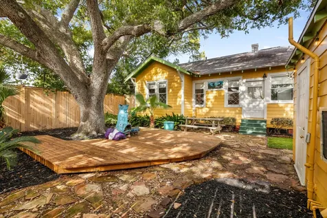 4823 Fannin Drive Galveston TX 77551