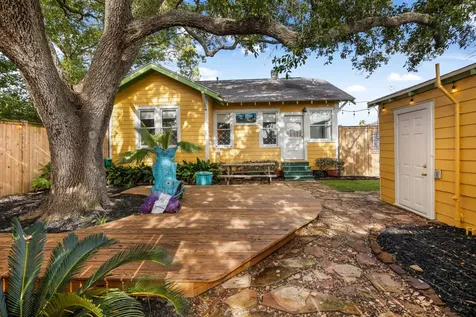 4823 Fannin Drive Galveston TX 77551