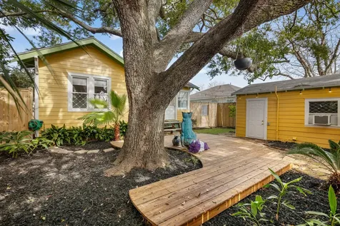 4823 Fannin Drive Galveston TX 77551