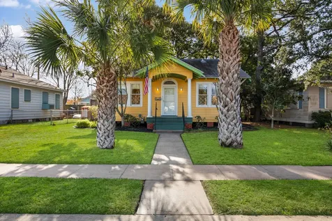 4823 Fannin Drive Galveston TX 77551