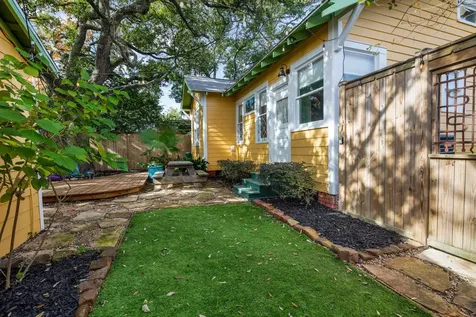 4823 Fannin Drive Galveston TX 77551