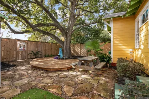 4823 Fannin Drive Galveston TX 77551