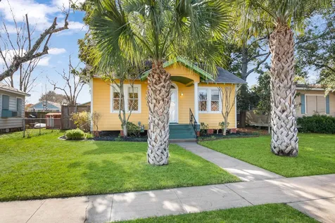 4823 Fannin Drive Galveston TX 77551