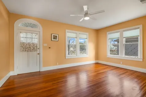 4823 Fannin Drive Galveston TX 77551