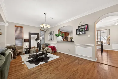 3418 Skyline Village Drive Houston TX 77057