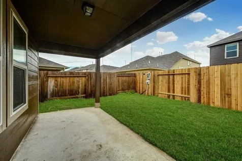 2702 Golden Hills Court Fresno TX 77545