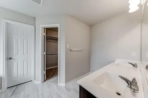 2702 Golden Hills Court Fresno TX 77545