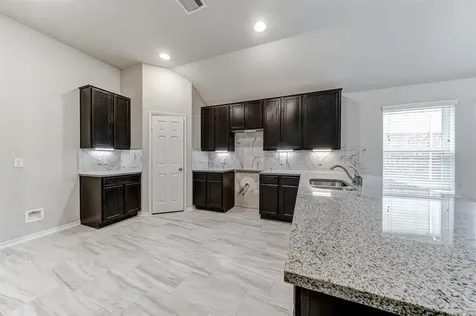 2702 Golden Hills Court Fresno TX 77545