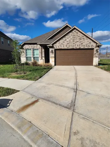 2702 Golden Hills Court Fresno TX 77545