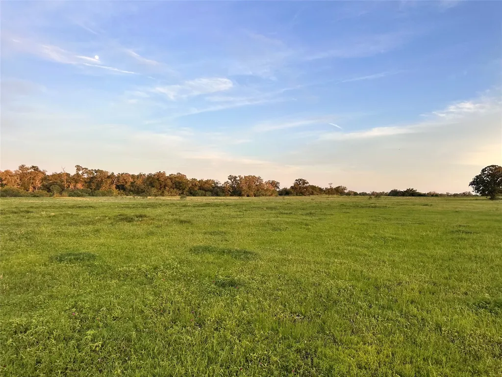 000 Highway 97 Waelder TX 78959