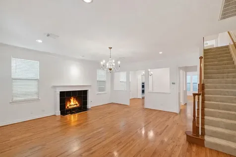 431 Westmoreland Street Houston TX 77006
