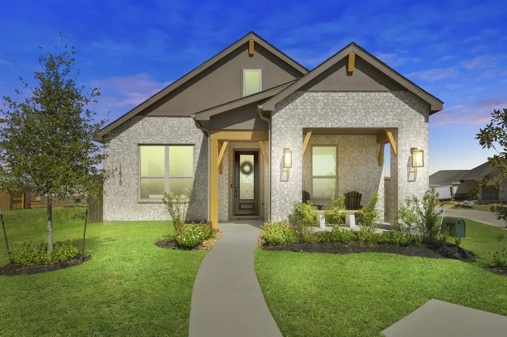 11915 S Pavillion Drive Mont Belvieu TX 77523