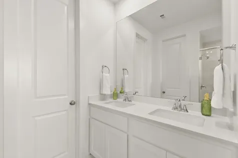 11915 S Pavillion Drive Mont Belvieu TX 77523