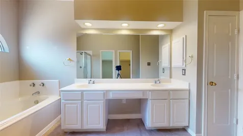 4822 Silverlake Drive Sugar Land TX 77479