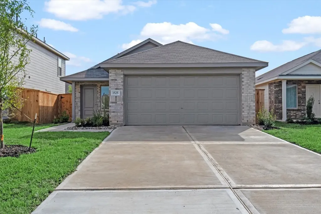 1525 San Sebastien Drive Conroe TX 77301