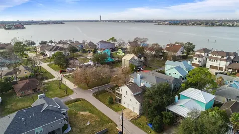 131 Oak Road Clear Lake Shores TX 77565