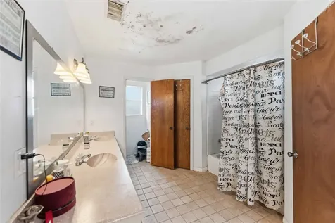 1114 Mustang Trail Houston TX 77339
